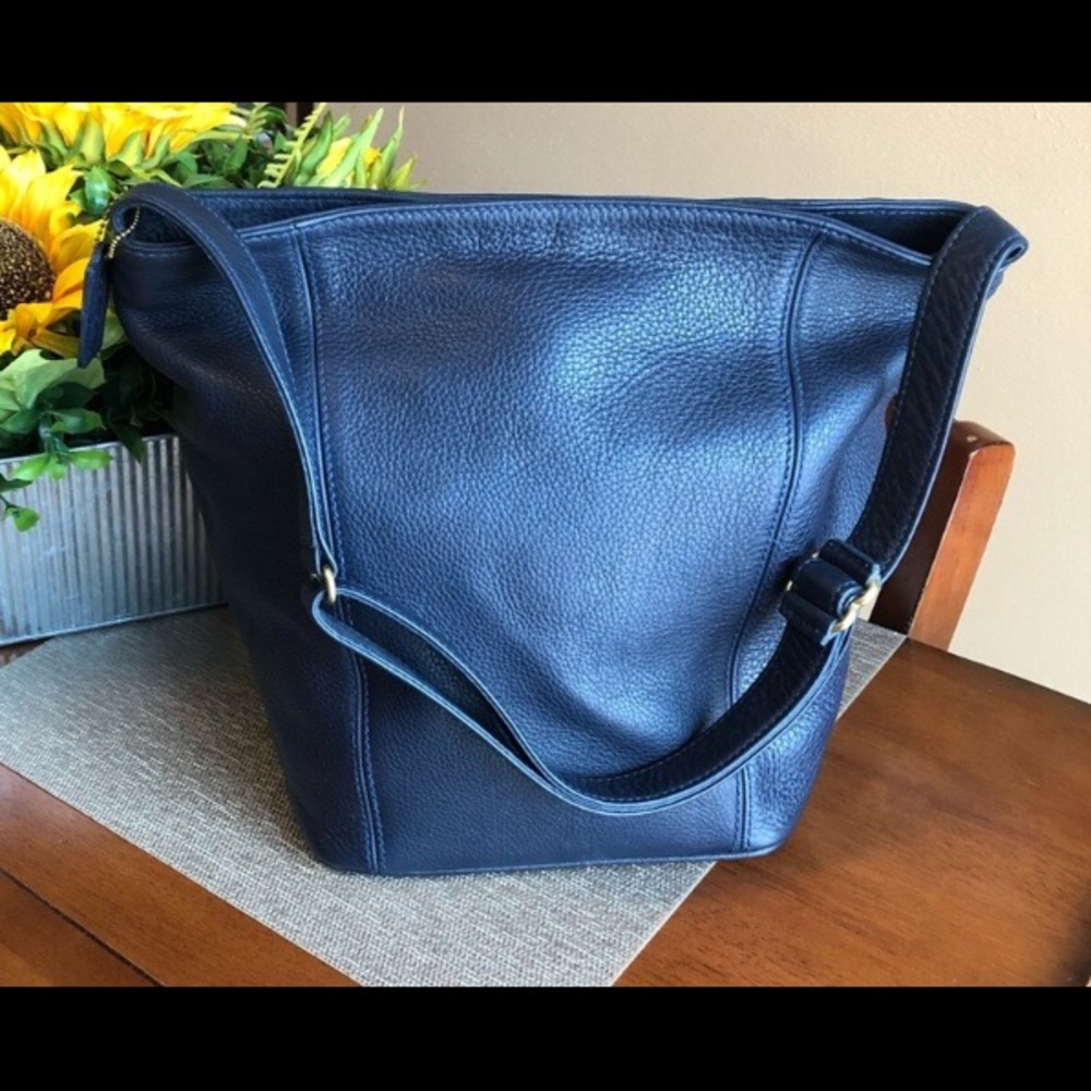 Coach Large Sonoma Leather Pebbled Bucket.